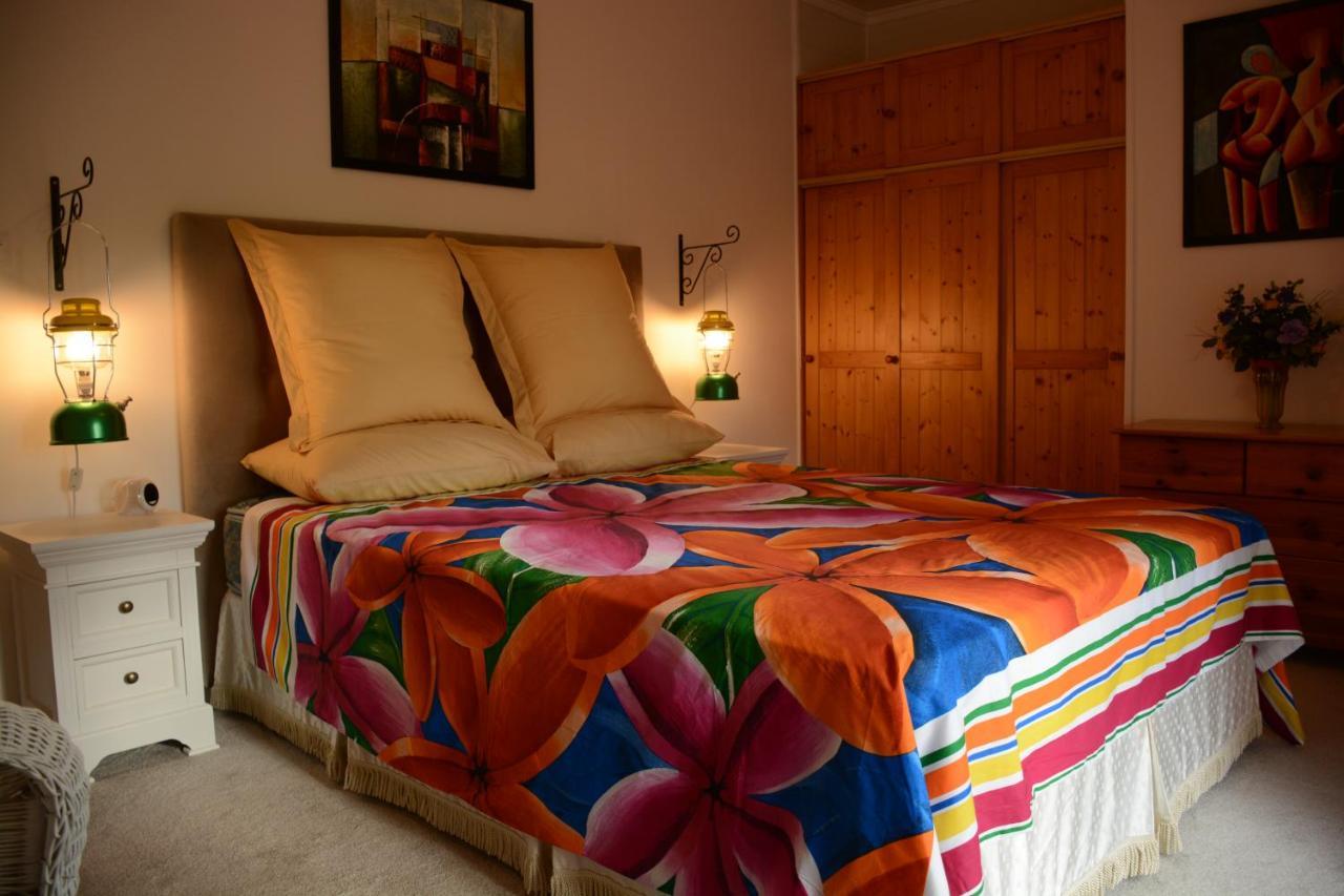 オルネー Les Noyers Aulnay Bed & Breakfast エクステリア 写真
