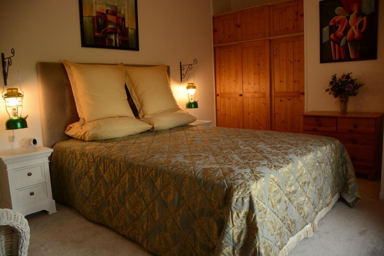オルネー Les Noyers Aulnay Bed & Breakfast エクステリア 写真