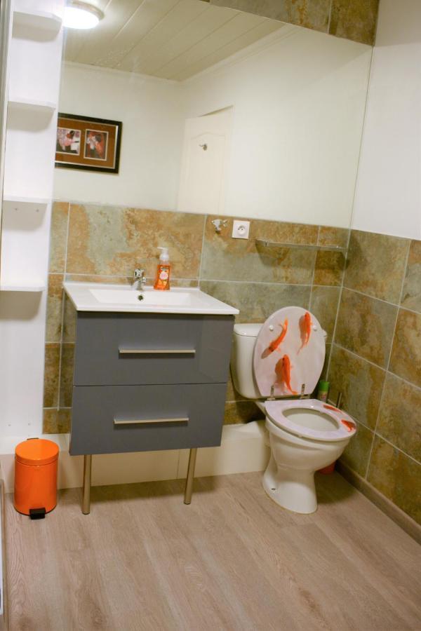 オルネー Les Noyers Aulnay Bed & Breakfast エクステリア 写真