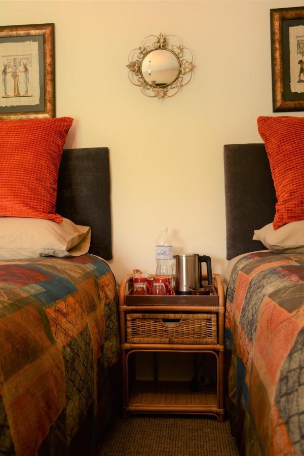 オルネー Les Noyers Aulnay Bed & Breakfast エクステリア 写真
