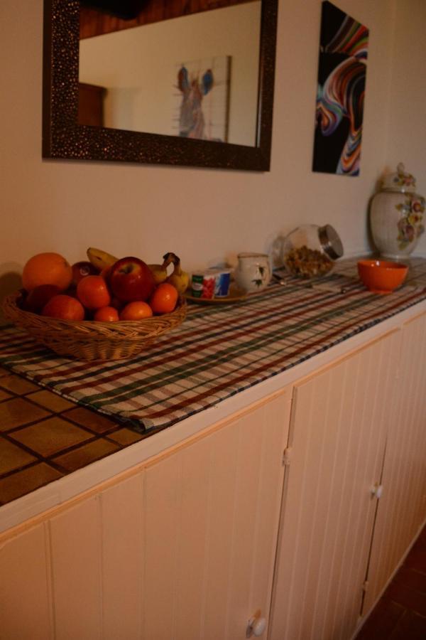 オルネー Les Noyers Aulnay Bed & Breakfast エクステリア 写真